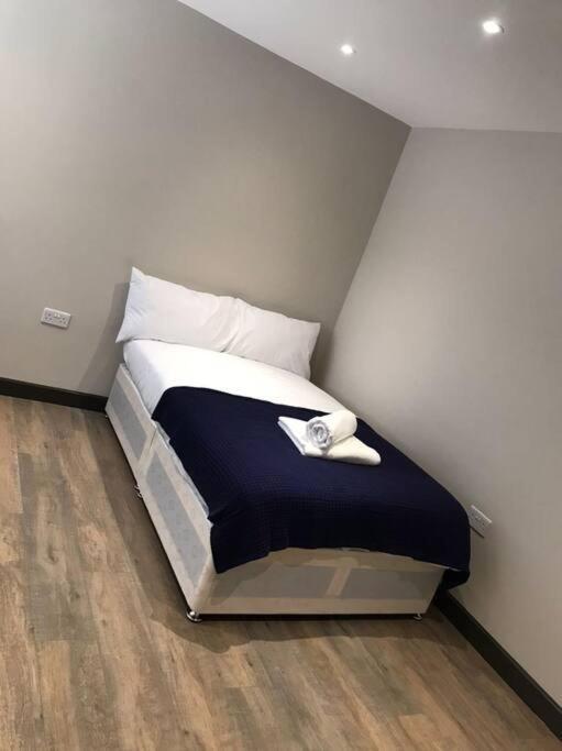 ヒースローBedfont Houseアパートメント エクステリア 写真